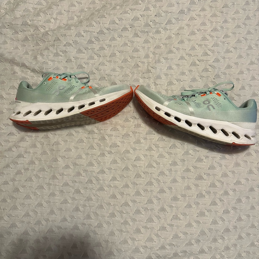 On Running Men's Mint and Orange Athletic Shoes cloudsurfer size 10.5 - Picture 7 of 9